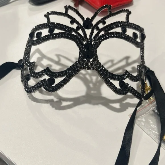 Bebe Masquerade Black Rhinestones Is Mask, Mardi Gras Mask, Metal - Picture 2 of 7
